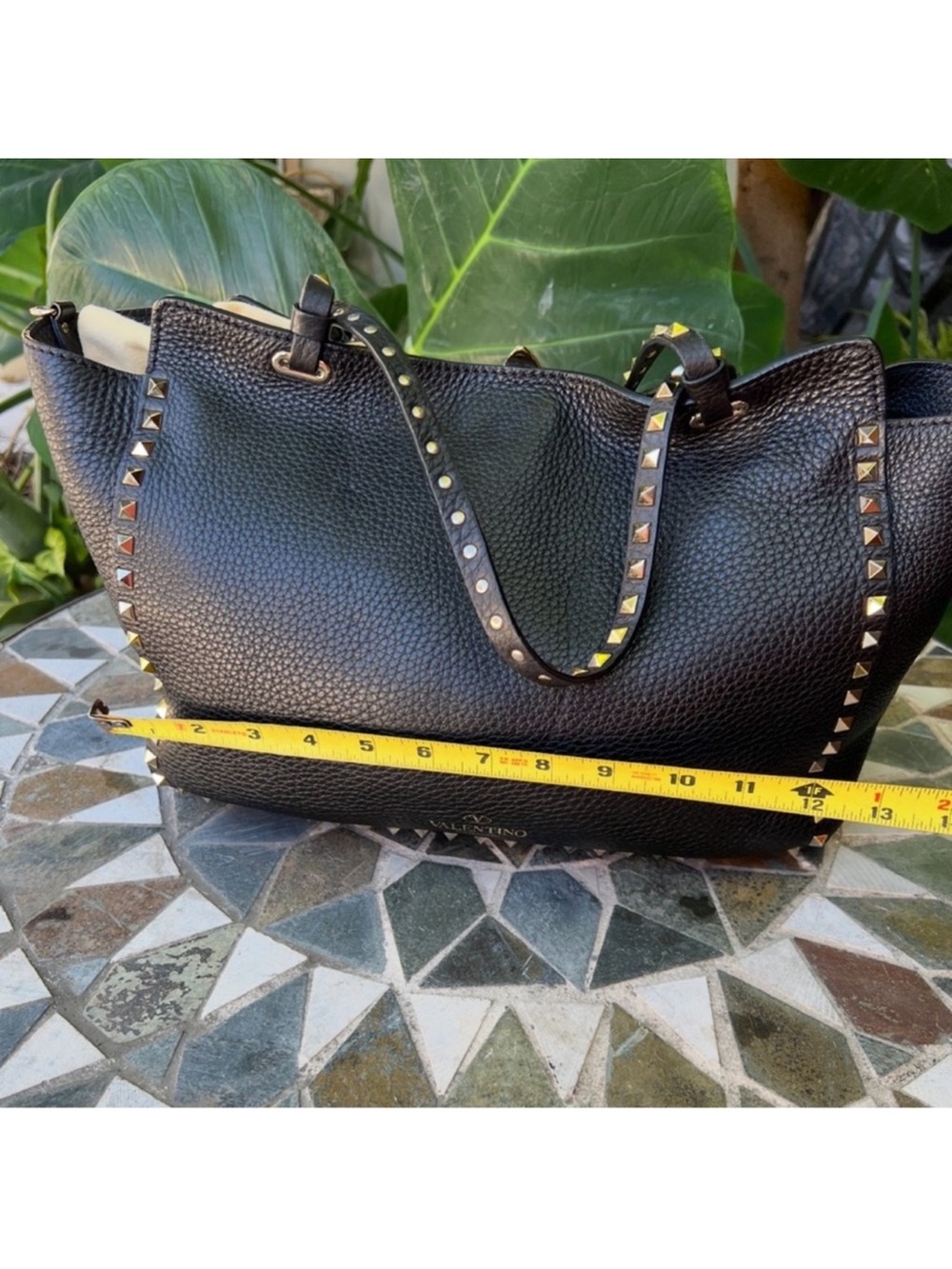 Valentino garavani rockstud medium tote grainy leather spikes - Picture 8 of 12